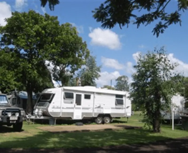 Oakwood Caravan Park | QLD Travel