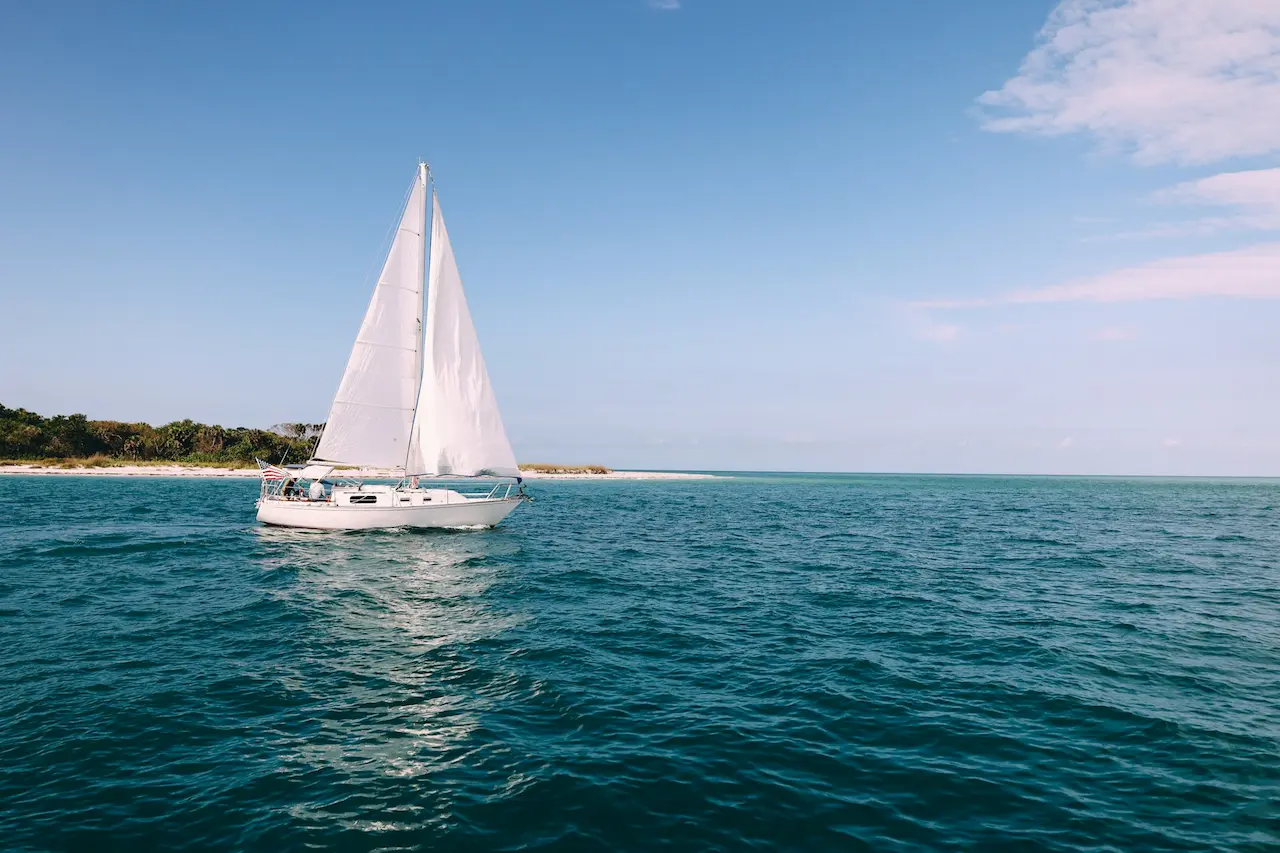 Oceanic Pearl Barefoot Cruises Information | QLD Travel