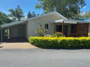 Deluxe 3 Bedroom Cabin Coolwaters Yeppoon Holiday & Caravan Park