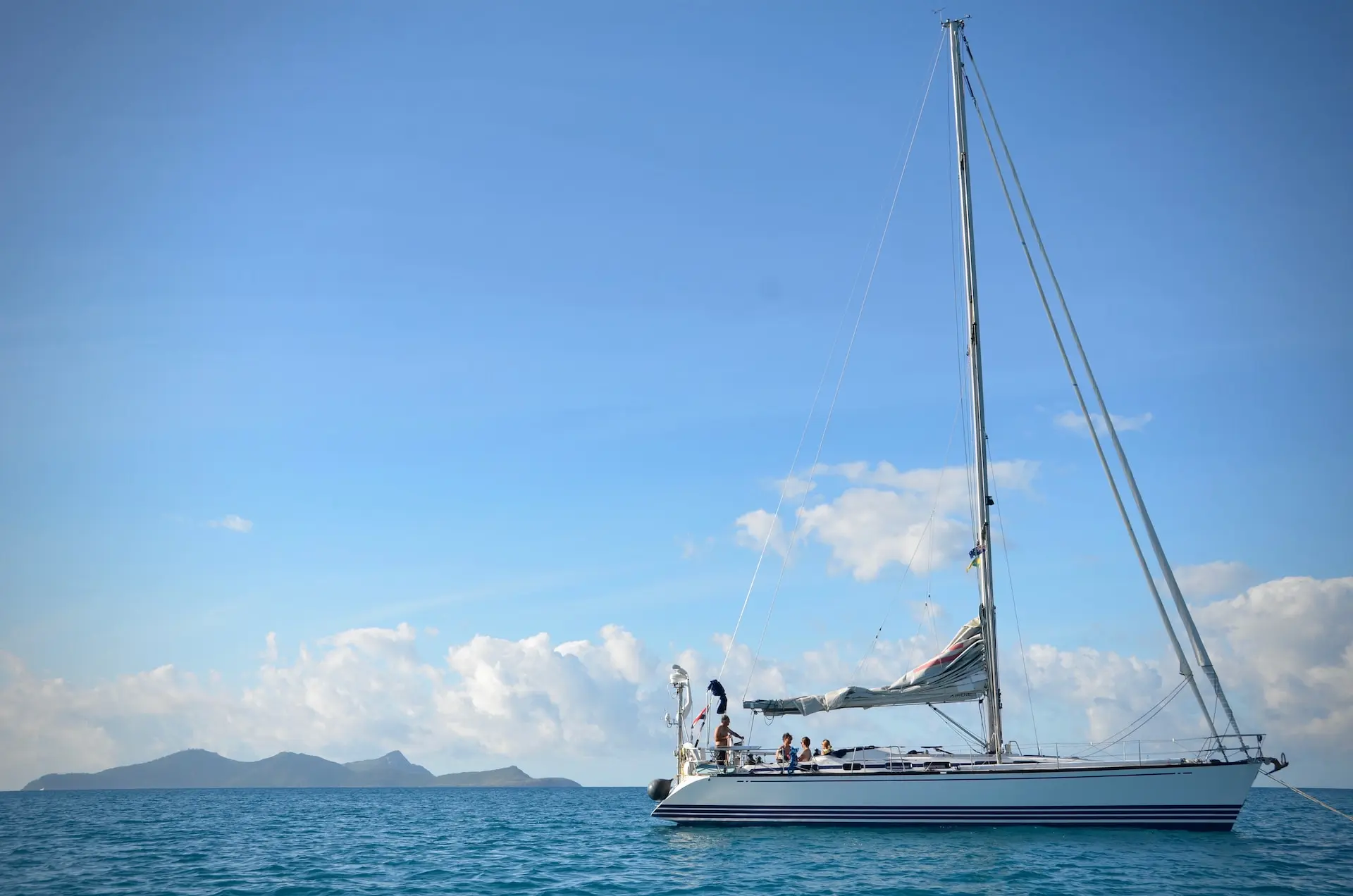 Fraser Island + Whitsunday Sailing Packages