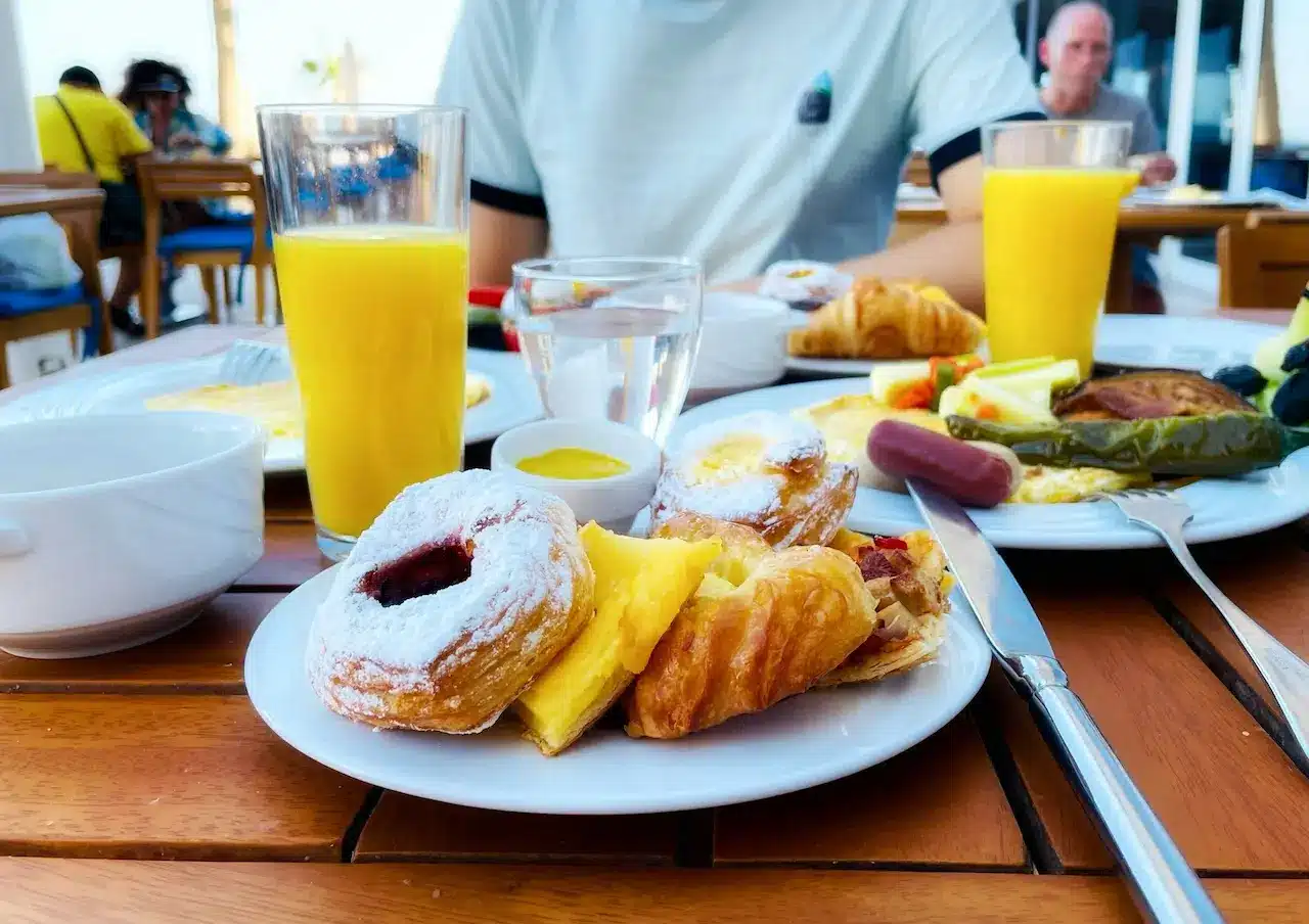 Bushtucker Breakfast Cruise