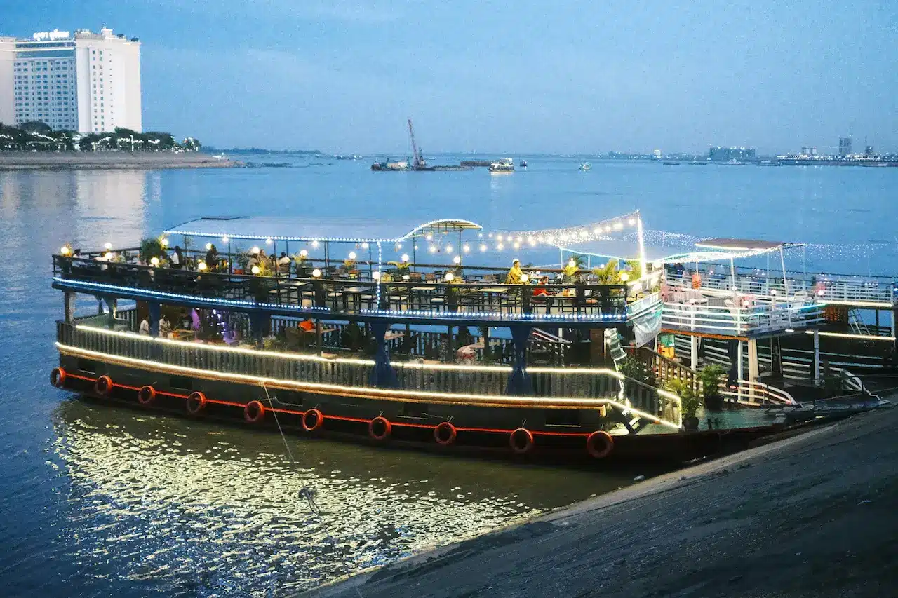 Runaway Bay Sunset and Christmas Lights Cruise - 2 Hours